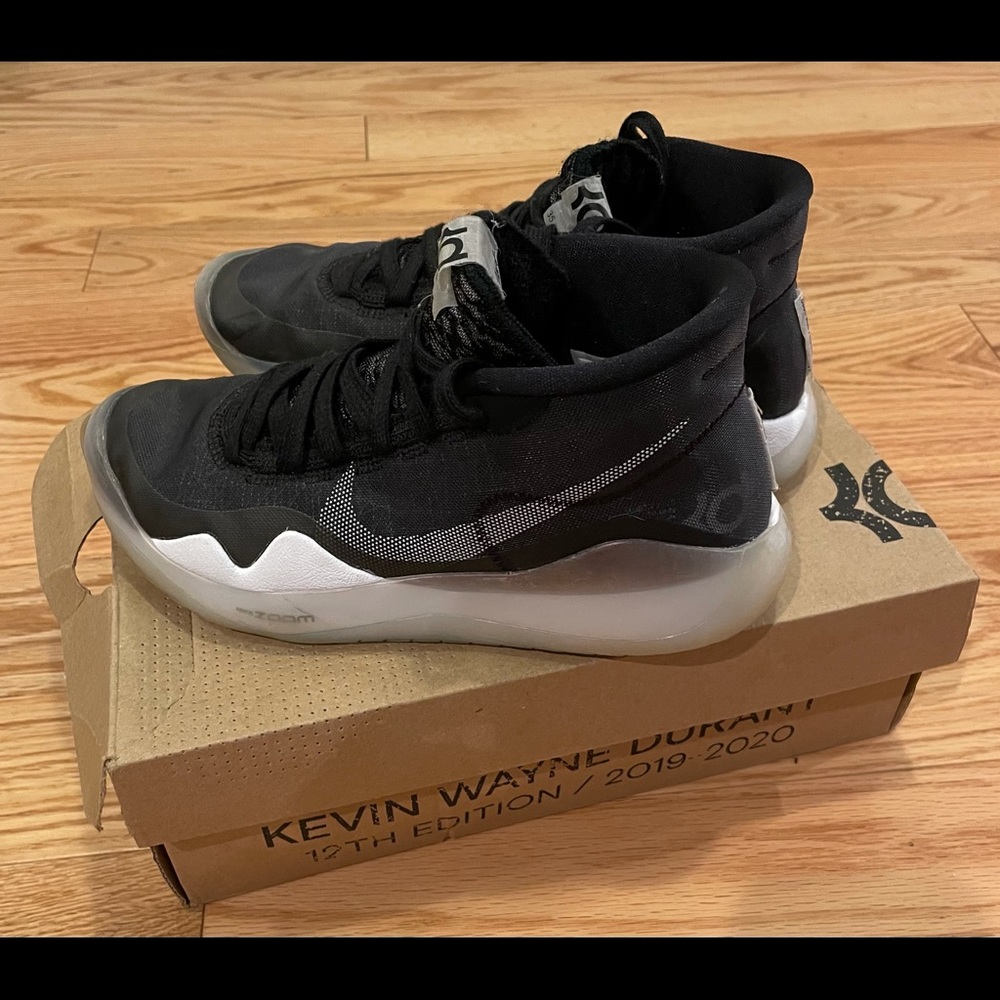Nike Zoom KD 12 size 4Y